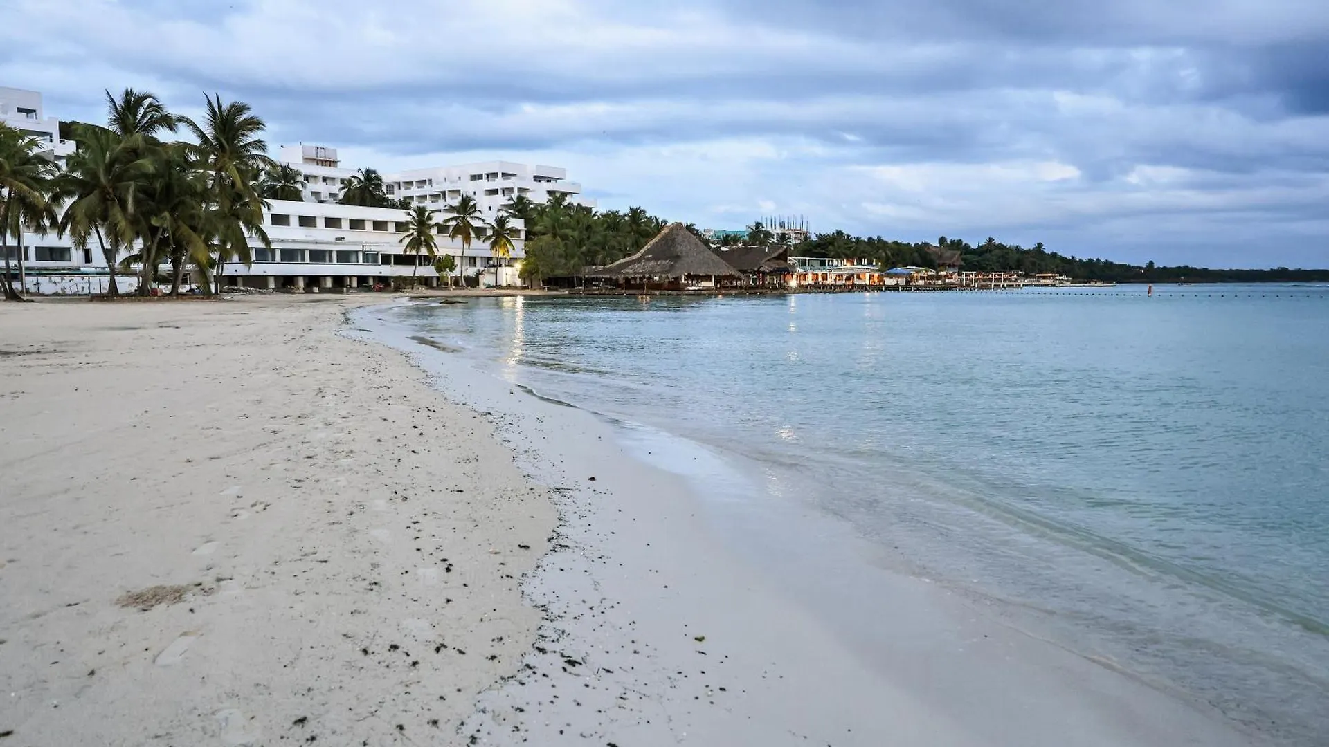 Lujoso Apartamento Con Vista A Playa De Boca Chica